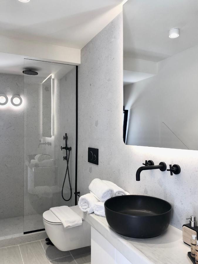 Candele Suites Фира Екстериор снимка