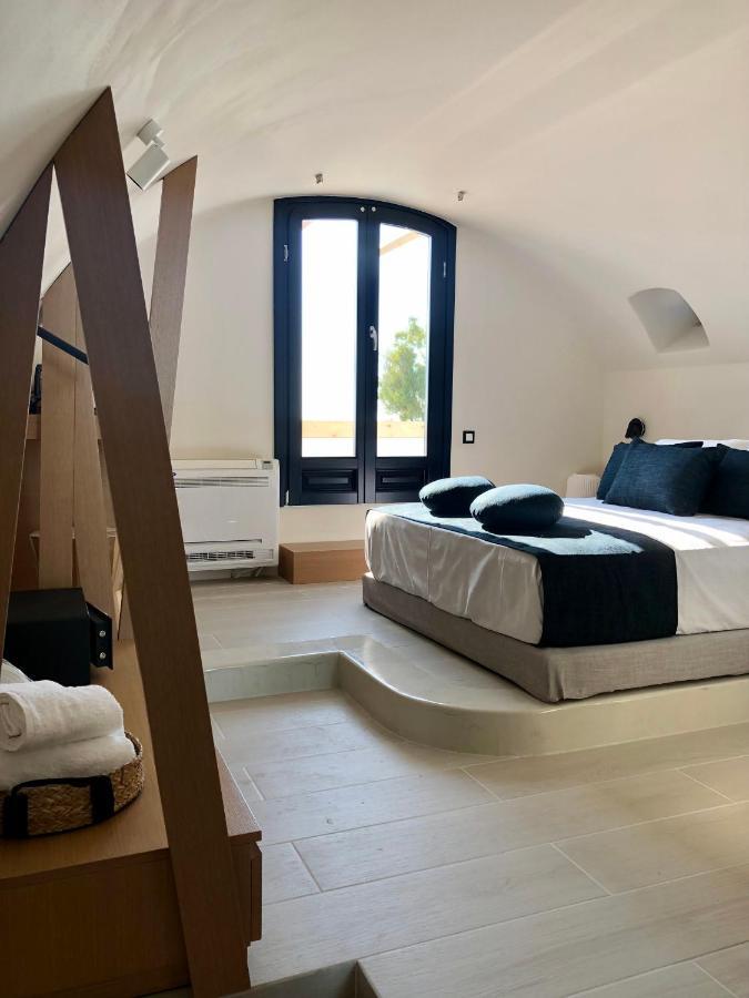 Candele Suites Фира Екстериор снимка